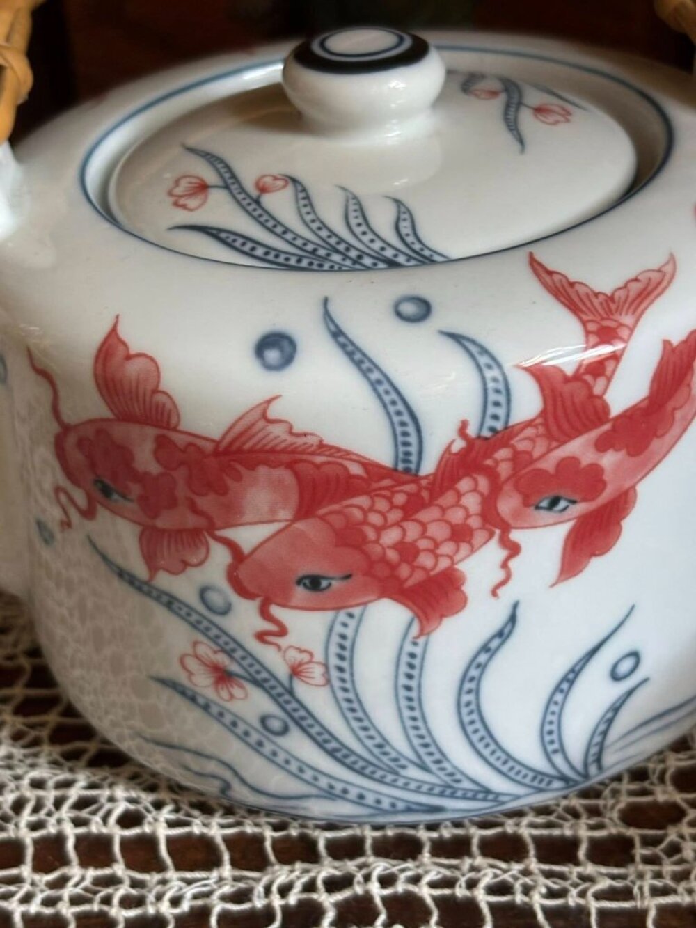 Vintage Koi Fish Teapot Set Teapot and 2 Cups with Bamboo Handle Asian Decor Wor - Picture 3 of 8
